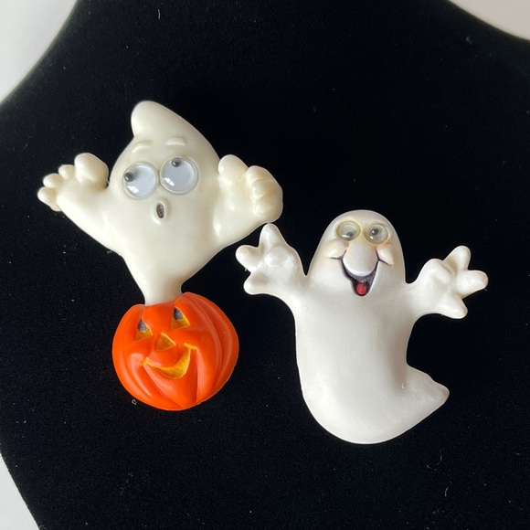 Vintage Halloween Ghost Pins Googly Eyes Cute Plastic Brooch Set Pumpkin Ghost - Picture 1 of 12
